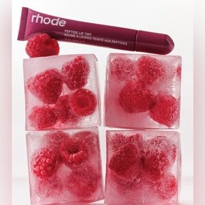 Limited Edition. Rhode Glaze peptide lip tint Raspberry Jelly - Brand New in Box